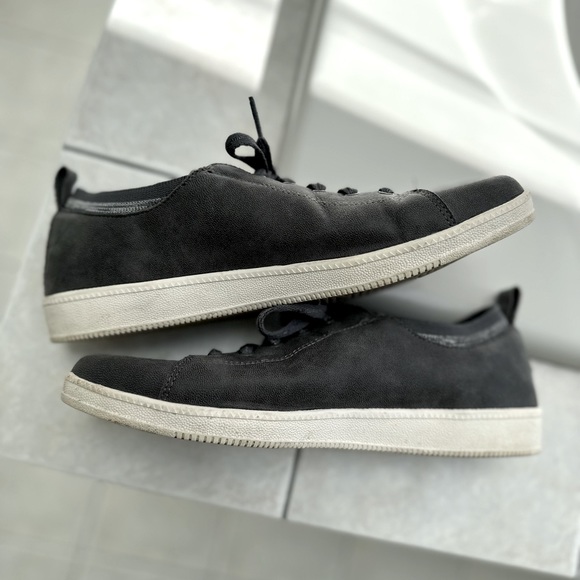 Skecher’s charcoal gray sneakers size 9 - Picture 2 of 8